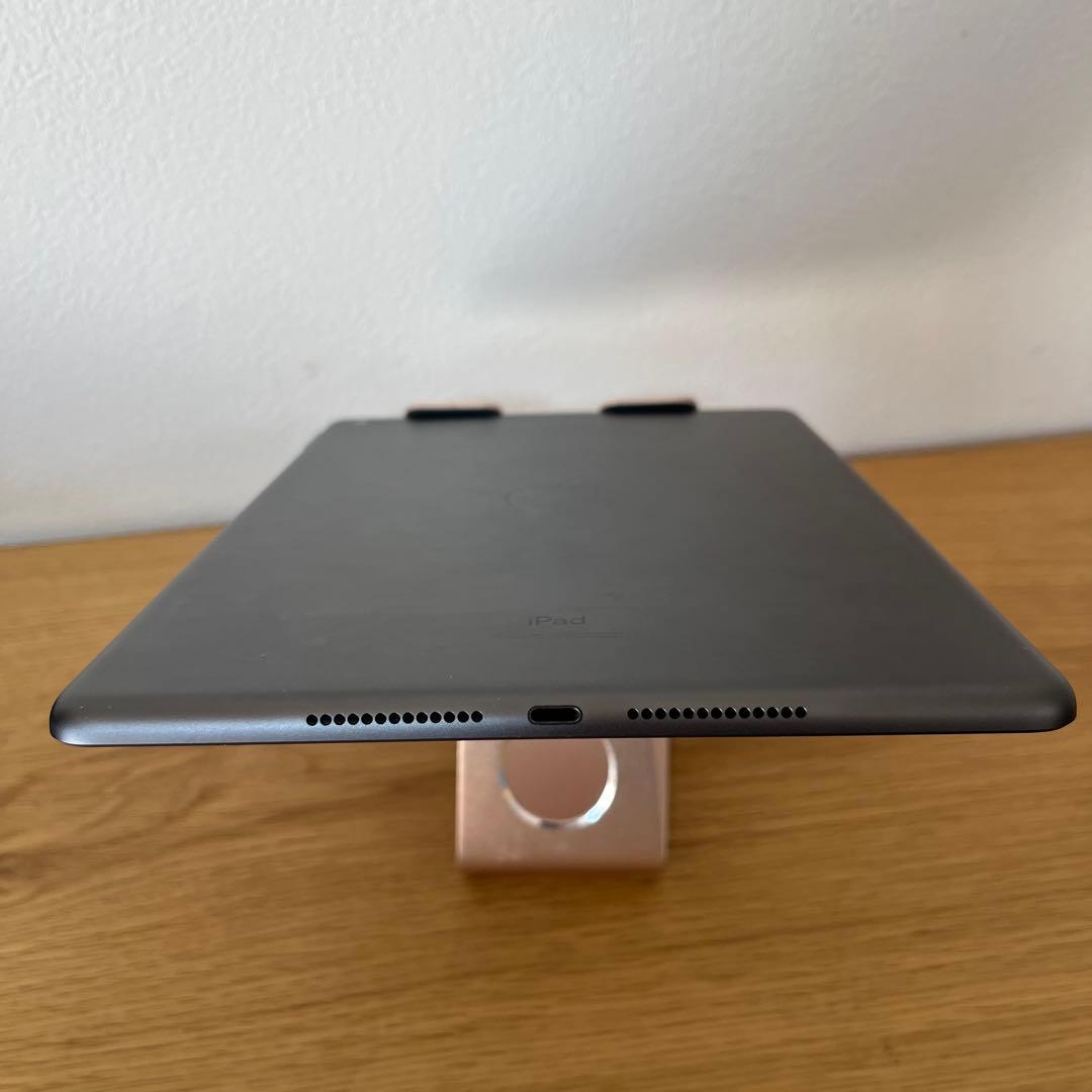 バッテリー99%新品同様！iPad 8世代 32G Cellularモデル