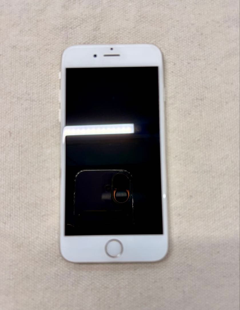 Apple iPhone 6s シルバー 本体　64GB バッテリー100%