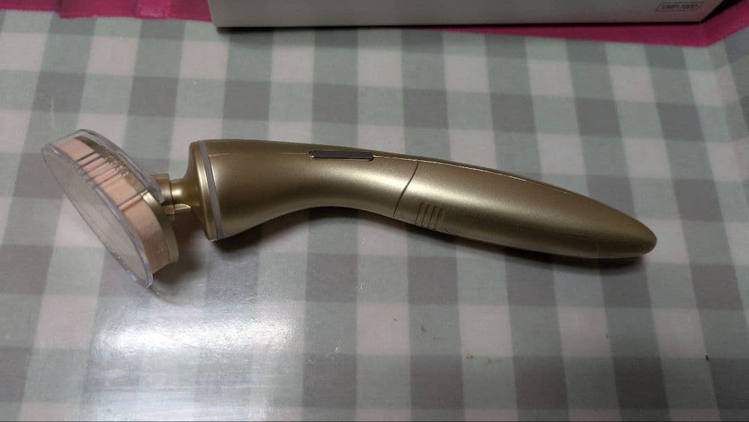 サーメージ トーンアップ リフティングバームとバイブレーション付メイクアップパフ