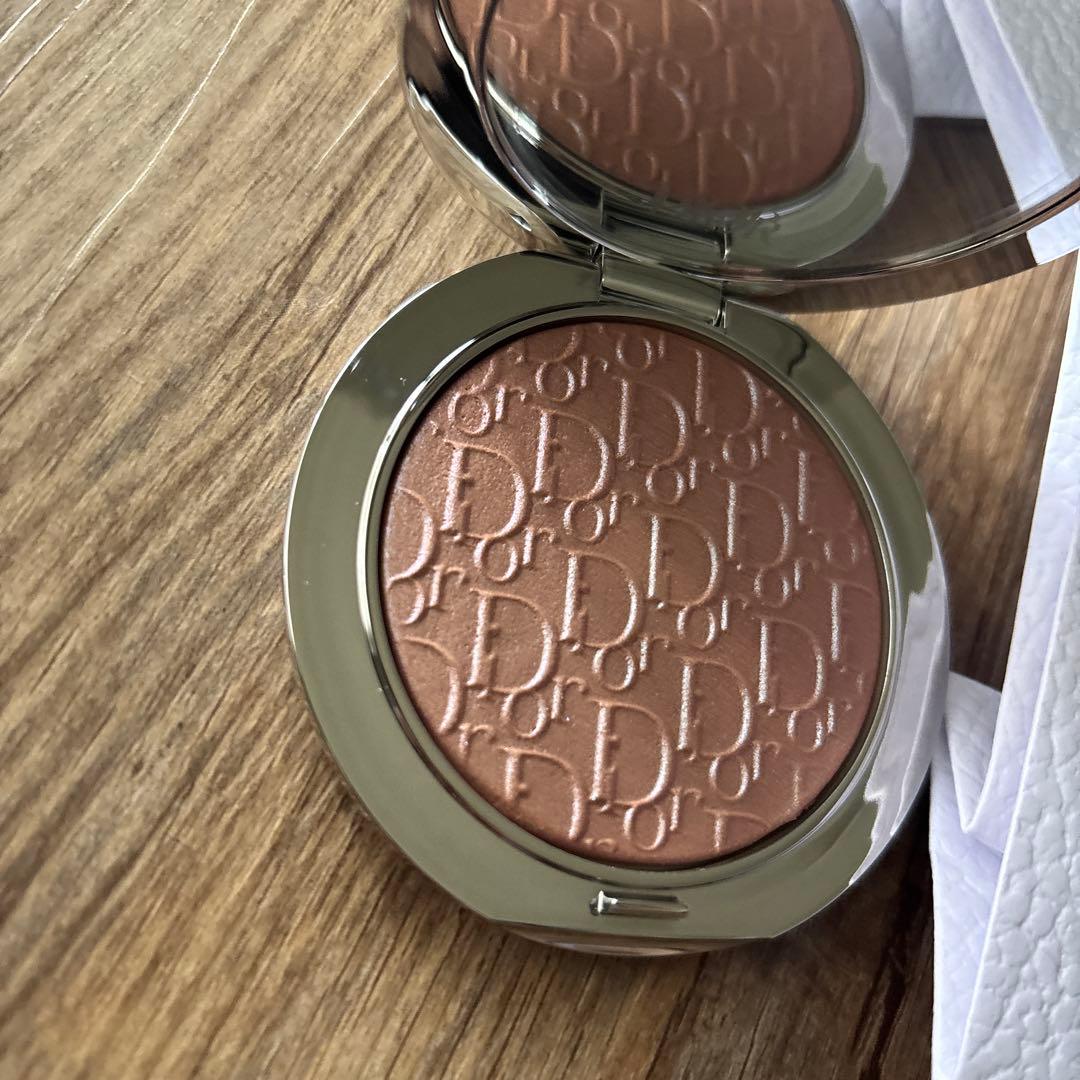 ディオールスキンフォーエヴァーグロウルミナイザー831シュガーケイン