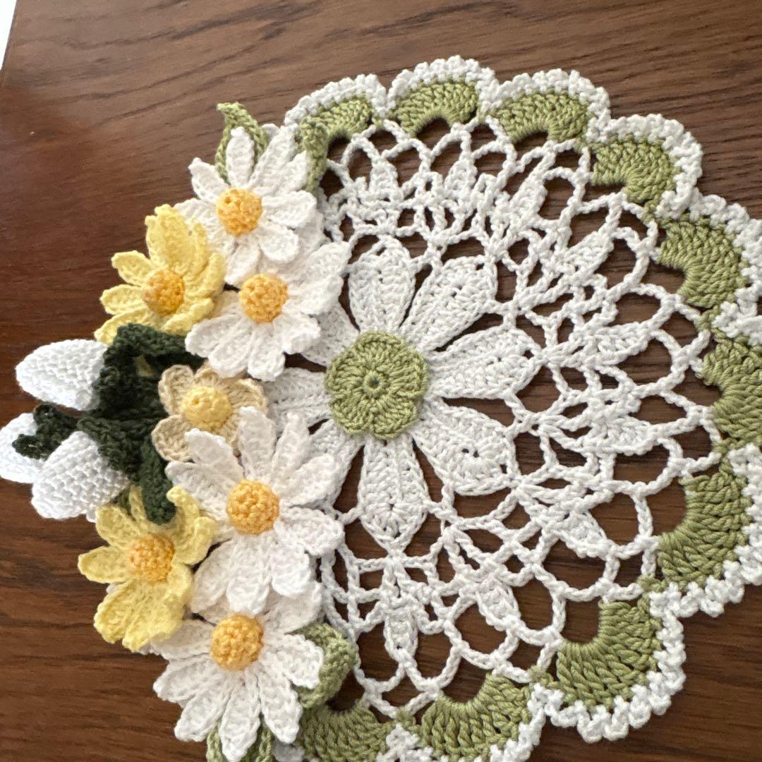 レース編みドイリー　もも様