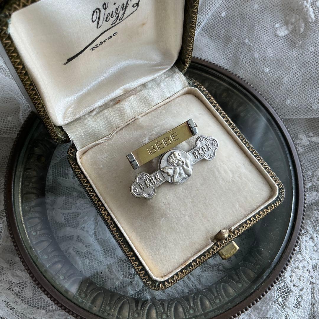 １２０：フランス　アンティーク　BEBE　ブローチ　ベベ　ベビー　ドール用に♡