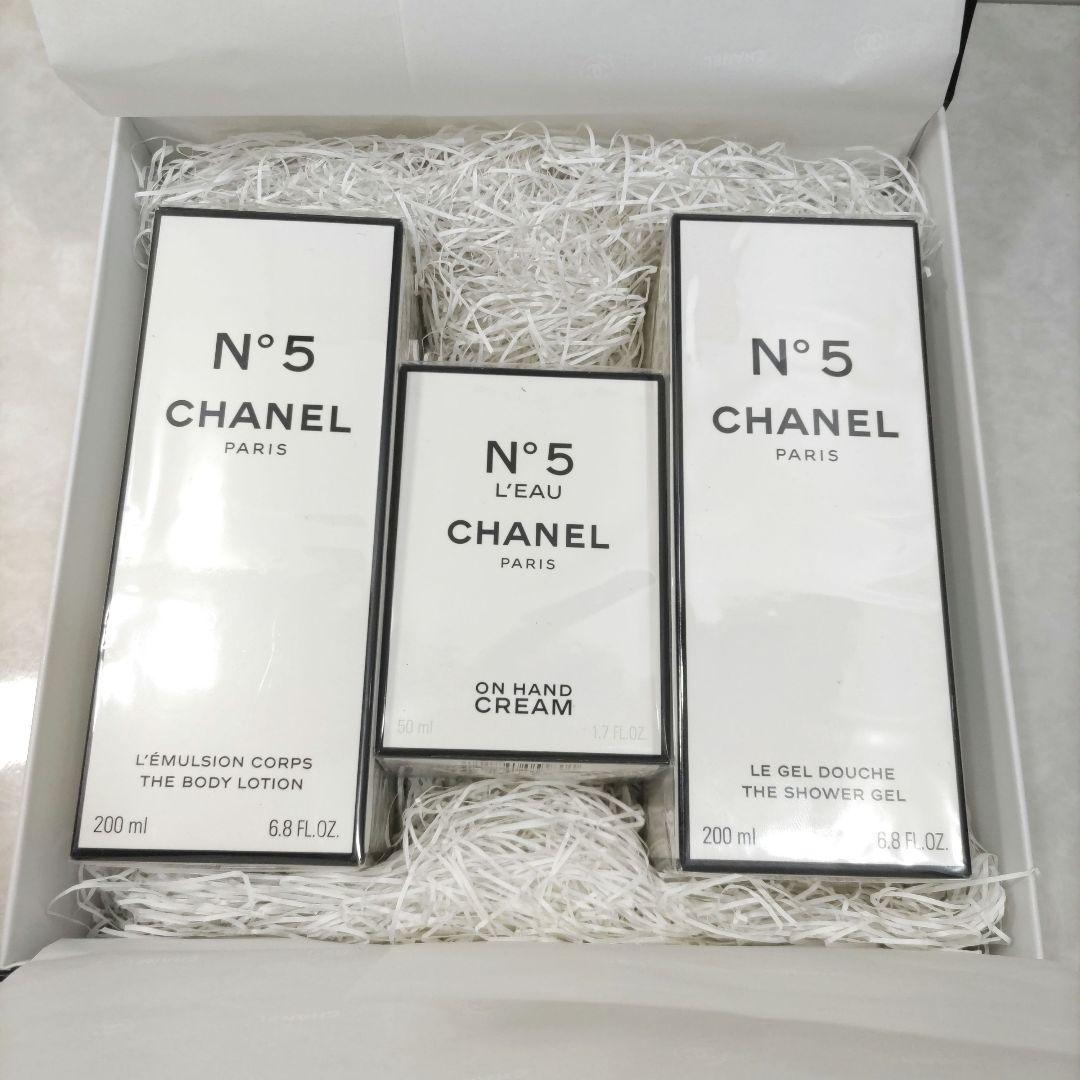 CHANEL N°5 セット（ボディローション・シャワージェル・ハンドクリーム）