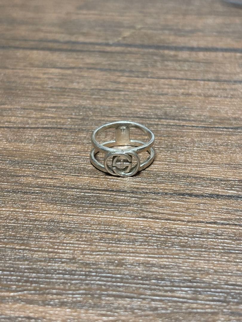 GUCCI シルバーオープンリング ロゴデザイン 17号 シルバー925