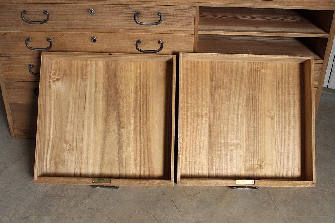 古い木製の引き出し　15杯　食器棚　シャツケース　収納棚　チェスト　古家具