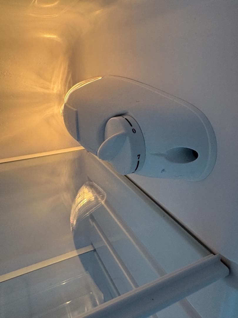 コンパクトホワイト冷蔵庫 2ドア