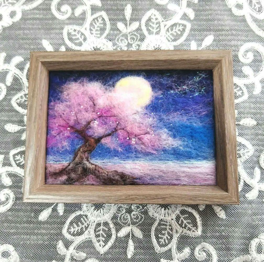 羊毛フェルト　ハンドメイド　フレーム　刺繍　絵画　月光の一本桜