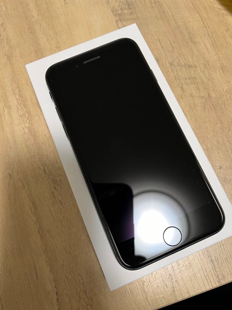 iPhone se3 ミッドナイト 64GB