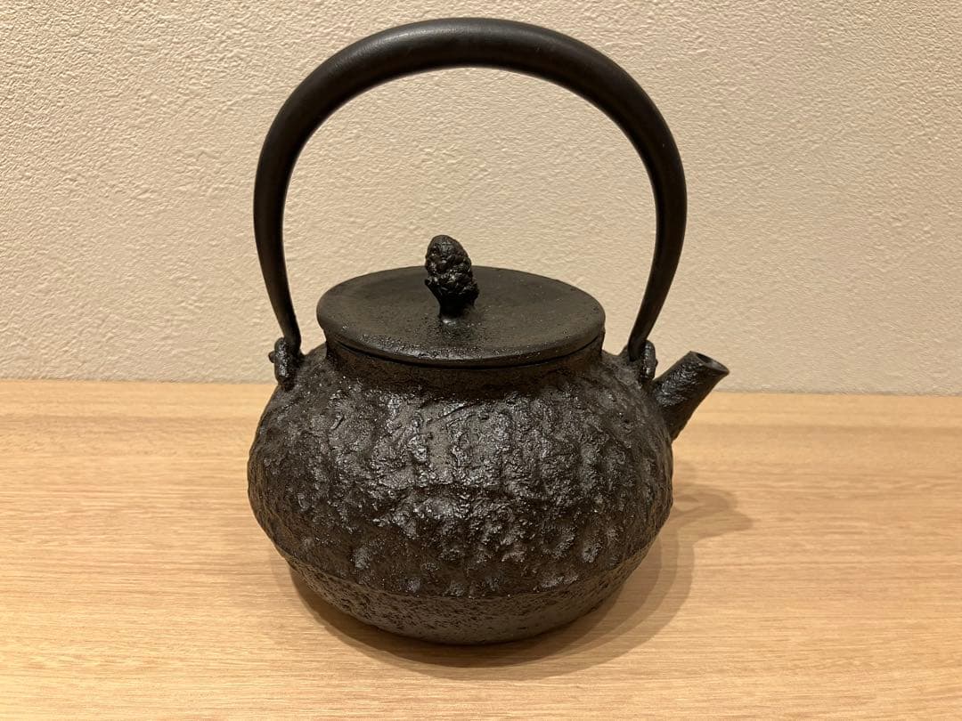 小さい鉄瓶　新品未使用　山形　鋳物　0.5リットル